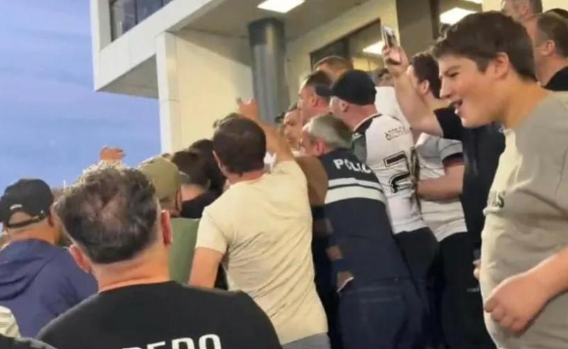 ქუთაისში, “ტორპედოს“ ადმინისტრაციის წევრებსა და გულშემატკივრებს შორის სიტყვიერი და ფიზიკური დაპირისპირება მოხდა - კადრები ადგილიდან