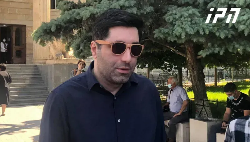 შალვა პაპუაშვილისა და ვლადიმერ ბოჟაძის შესახებ სოცქსელში დაწერილი პოსტის გამო, ვახო სანაიას 14-დღიანი ადმინისტრაციული პატიმრობა შეეფარდა