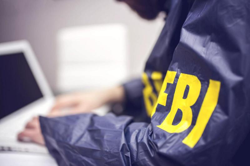 "სირცხვილი შიგნიდან მღრღნიდა“ -  FBI-ის აგენტმა აღიარა, რომ "მტრული ქვეყნის“ ანგარიშებიდან 1 მილიონი დოლარი მოიპარა