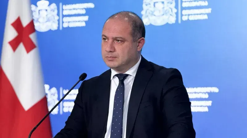 "სკოლის ფორმების რეალიზაცია 1-ელი სექტემბრიდან დაიწყება და იქნება როგორც საცალო, ასევე ონლაინ გაყიდვის რეჟიმი" - გივი მიქანაძე