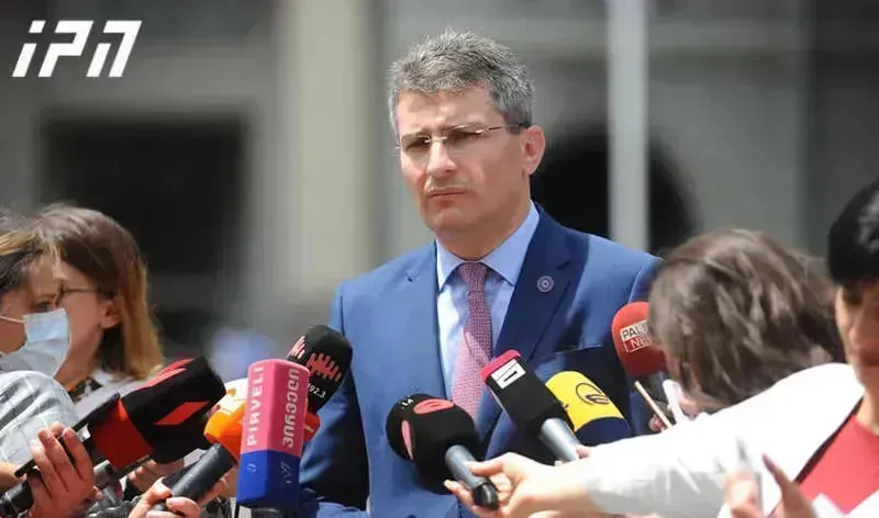 "არ გამოვრიცხავ, ჩემი ახალ პოსტზე ყოფნა დიდხანს არ გაგრძელდეს, რადგან ჩემი მისიაა, მენეჯმენტის გამართვა და მერე თუ სხვაგან იქნება უფრო მეტი გამოწვევა, შეიძლება იქაც გადავინაცვლო" - მამუკა მდინარაძე