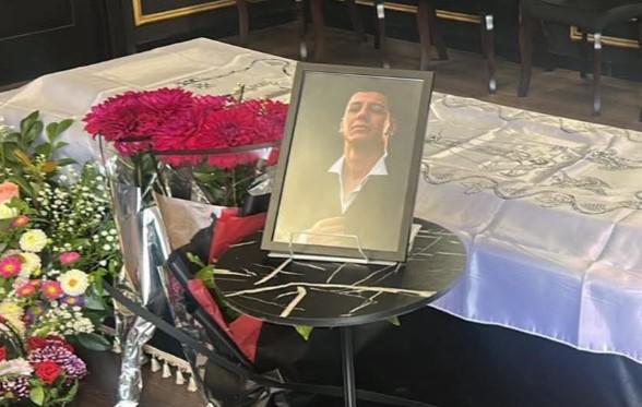 “იმედია, ბევრი ქართველი დაიტირებს ამ ღიმილიან ბიჭს, რომელსაც ქართველების და აფხაზების ჩახუტება უნდოდა“ - ფოტოები დაურ ბუავას სამოქალაქო პანაშვიდიდან