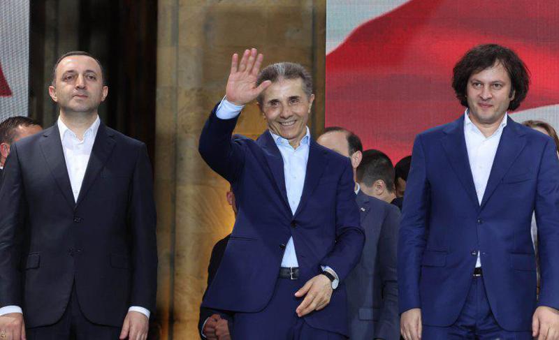 ხუხაშვილი: "წერილები ღარიბაშვილის დაწერილს არ ჰგავს, სქემის ნაწილია, რომელსაც არ გამოვრიცხავ, რომ თავად ივანიშვილი მართავდეს... ამოცანაა, კობახიძის გუნდის "ჩარეცხვა"