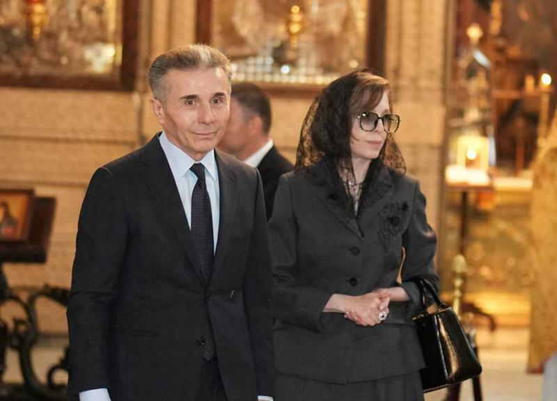 ბიძინა ივანიშვილი და ეკატერინა ხვედელიძე ნოდარ დუმბაძის მეუღლის, ნანული გუგუნავას სამძიმარზე მივიდნენ (ფოტოები)