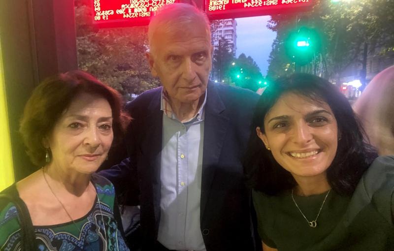 "რა სიმბოლურია, რამდენიმე წუთში გაჩერებაზე მისი ორი გმირი, "მერი და ზურიკელა" დაგხვდეს" -  ამბავი, რომელიც ნოდარ დუმბაძის მეუღლის პანაშვიდიდან გამოსულ მოქალაქეს შეემთხვა