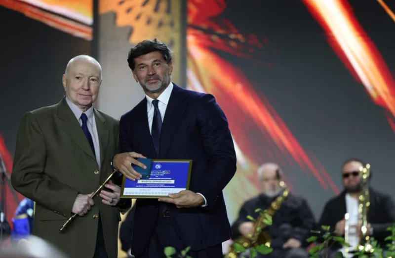 დედაქალაქის მერმა 32 "საპატიო თბილისელი" დააჯილდოვა - ვინ არიან 2026 წლის თბილისის საპატიო მოქალაქეები