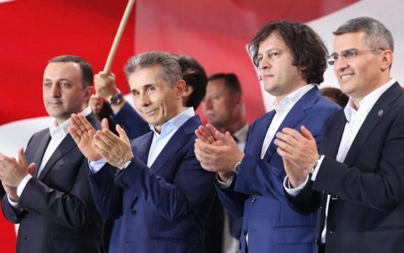 ვახტანგ ძაბირაძე: "ერთი სიტყვა რომ თქვას ივანიშვილმა, უცებ გაქრება კობახიძე ხელისუფლებიდან, მდინარაძე კი გაისტუმრა უკვე. მე არ მჯერა, რომ ღარიბაშვილი ბიძინას თამაშს თამაშობს"