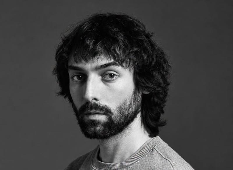 "მისმა ნამუშევრებმა სცენაზე გამორჩეული ფანტაზია და ხასიათი შემოიტანა " - გარდაიცვალა ახალგაზრდა დიზაინერი