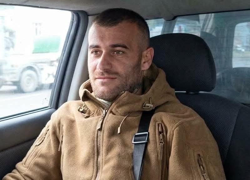 "ვიცი, როგორ მოჰპარა რუსებს გარდაცვლილი მეგობრის ცხედარი. თანაც მარტო იყო წასული. ახლახან 2 ახალგაზრდა გადაარჩინა დაბომბვისას" - რას ჰყვებიან თანამებრძოლები უკრაინაში დაღუპულ ქართველზე?