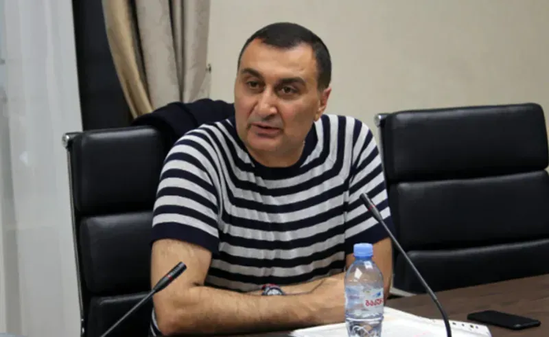 “მე მტკიცებით არ მითქვამს, რომ ვინმემ ფული მოიპარა..." - დავით ოქიტაშვილი მთავრობის მიერ, პატრიარქის დაკრძალვასთან გაწეული ხარჯების გასაჯაროებას ეხმიანება