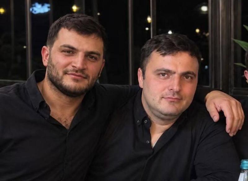 "ერთი ძმა ზღვაში დაიხრჩო შარშან, მეორე მეოთხე სართულიდან გადმოვარდა...ჩემო ლამაზო ბიჭებო, ჩემო ვაჟკაცებო" - ბათუმში მომხდარი ტრაგედიის დეტალები