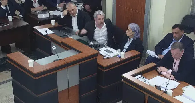 "უნდა განგვემარტოს, ვის რა დარღვევა აქვს, პარტიის გაუქმების ვის რა სამართლებრივი საფუძველი აქვს, ამ კოლექტიურში თავი რომელ მარცვალში და ძახილის ნიშანში ამოვიკითხო?" - ნიკა გვარამია