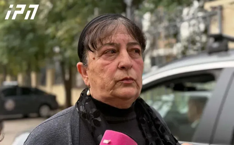 "ჩემი შვილი დამნაშავეა, ოჯახის მწუხარებას ვიზიარებ, მეც დედა ვარ, მაგრამ ისე არა, რა განაჩენიც გამოუტანეს... კაცია და იმიტომ აღიარებს, ჩუჩელა არ არის!" - 22 წლის ბიჭის მკვლელობაში მსჯავრდებულის დედა