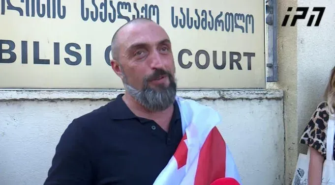"ისევ მოვიდნენ, მოწმის სახით გამოკითხვაზე მიბარებენ მუქარის ფაქტზე" - რას წერს და რა კადრებს აქვეყნებს გიორგი ახობაძე