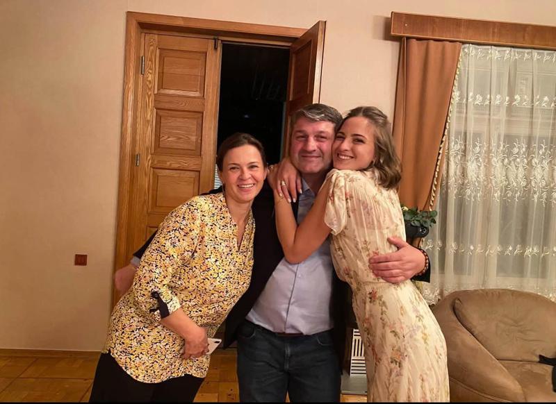 "მადლობა, ჩემო საქართველო, რომ მამაჩემი ასე ძალიან გიყვარდათ. თქვენ კიდევ ერთხელ დამანახეთ, როგორი დიდი ადამიანი იყო ჩემი მამა“ - გიორგი ნემსაძის შვილის ემოციური პოსტი