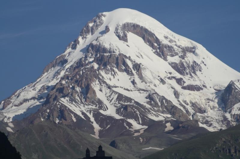 მყინვარწვერზე ყინულის ფერდი ჩამოიშალა - დაშავებული პოლონელი და უკრაინელი ტურისტები ვერტმფრენით ჩამოიყვანეს