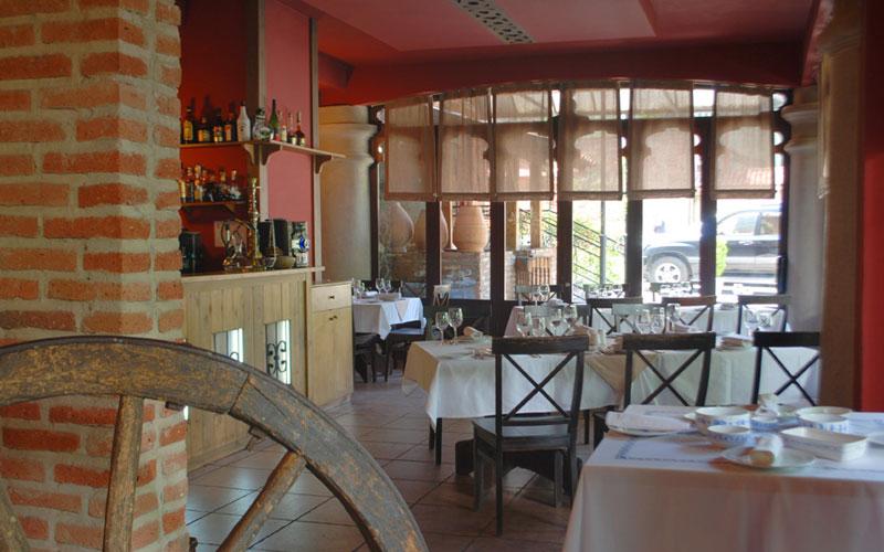 რესტორნებს სამუშაო საათებზე დაწესებული შეზღუდვა ეხსნებათ - რა გადაწყვეტილება მიიღო უწყებათაშორისმა საკოორდინაციო საბჭომ