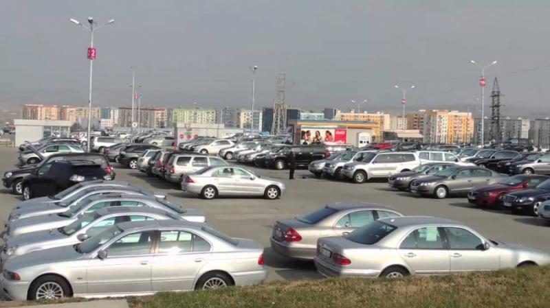 "ყაზახები და ყირგიზები რუსთავის ავტობაზრობაზე გადმოცხოვრდნენ" - რა დილემის წინაშე დგანან ქართველი დილერები?