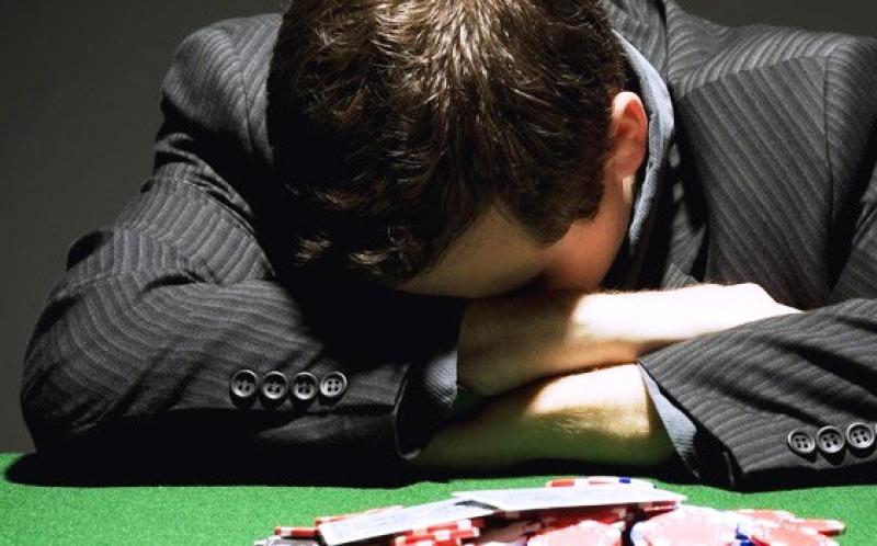 როგორ შეუძლიათ ოჯახის წევრებს აზარტულ თამაშებზე დამოკიდებული პირისთვის თამაშის უფლების აკრძალვა?
