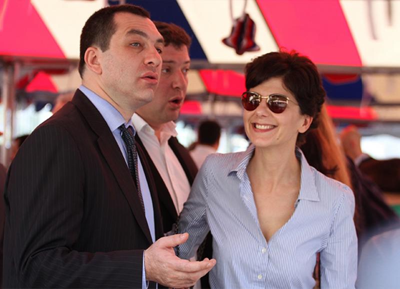 55 000 ლარი საჩუქრად მამისგან - რა ქონებას ფლობს გიგა ბოკერიას და თამარ ჩერგოლეიშვილის ოჯახი