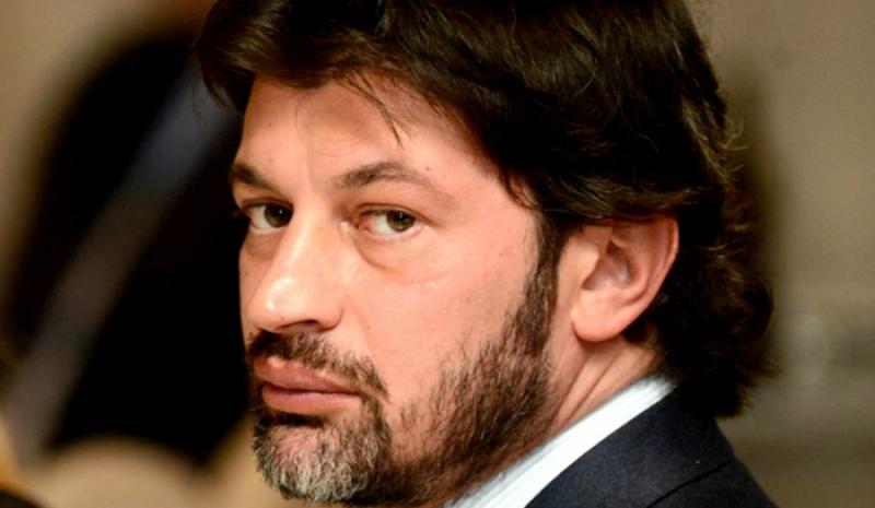 "რამდენიმე დღეა, თვალს ვადევნებ მედიაში ხელოვნურად შექმნილ "ფეიკ" კამპანიას უსახლკარო ოჯახებზე..." - რას წერს კახა კალაძე "ფეისბუქში"