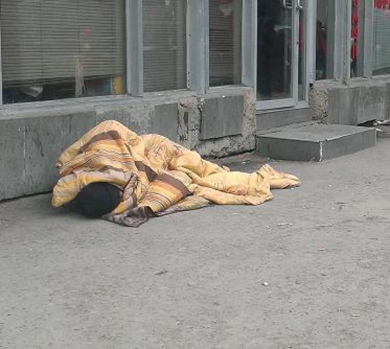 თბილისელი "ბომჟის" ცხოვრება: "თუ დაიძინე, შეიძლება, გაგქურდონ, მოგკლან, გცემონ..."