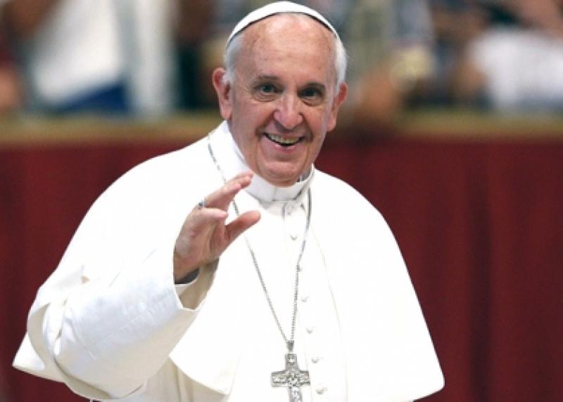 რომის პაპი მიხეილ მესხის სახელობის სტადიონზე ლიტურგიას აღავლენს