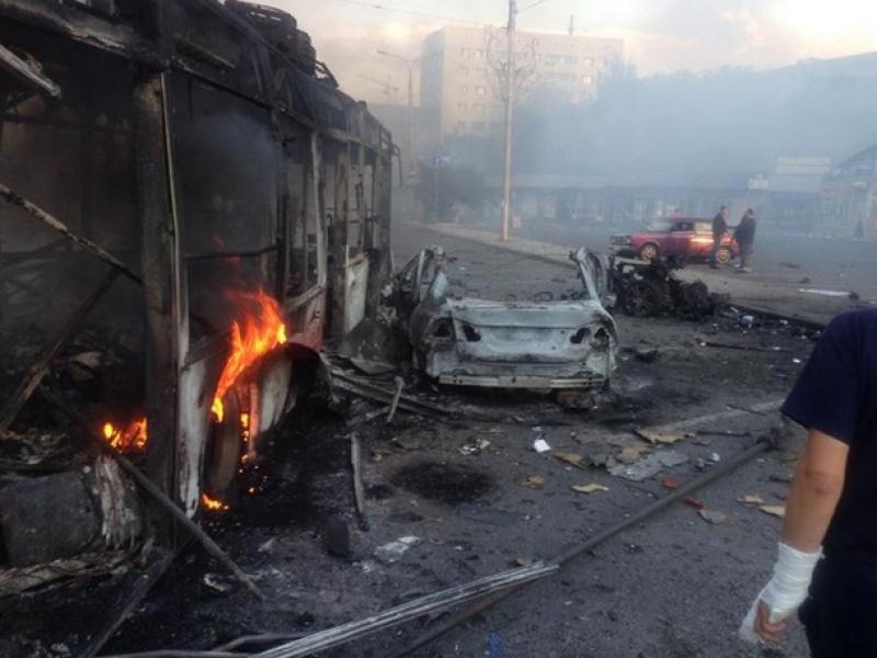 დონეცკში დაბომბვის შედეგად 5 და 14 წლის გოგონები დაიღუპნენ