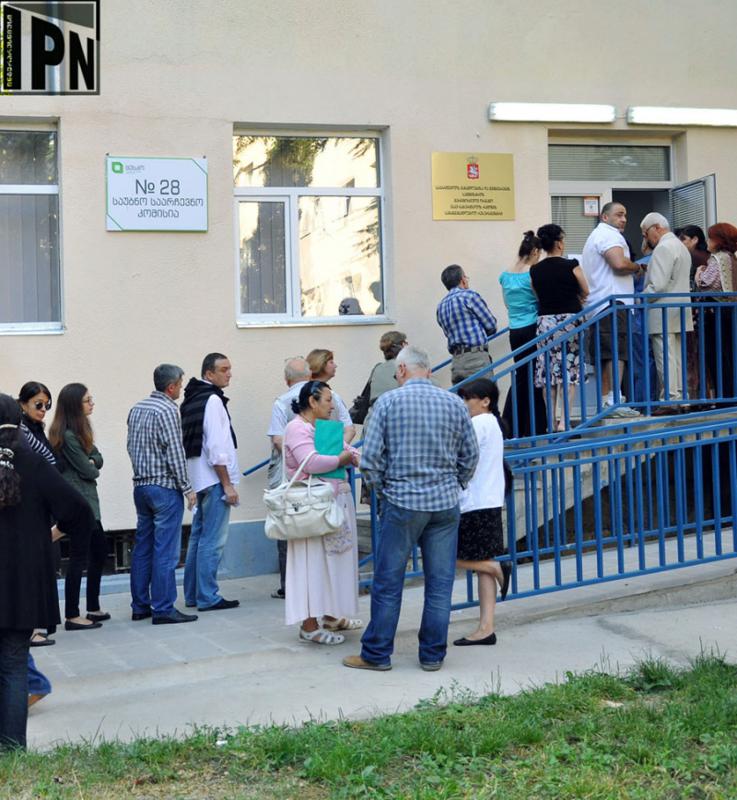 კენჭისყრის შენობიდან 100 მეტრის მანძილზე ადამიანთა შეკრება ან ამომრჩეველთა აღრიცხვა იკრძალება - რა წერია "საარჩევნო კოდექსის" ცვლილებებათა პროექტში