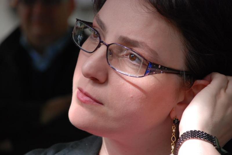 "კარის მიღმა ადამიანი მელოდება, რომელიც მხოლოდ ჩემია" - თინა ხიდაშელის ემოციური პოსტი დედაზე