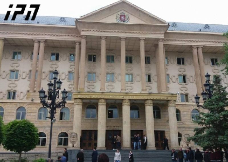 უბედური შემთხვევა საქალაქო სასამართლოში - ადვოკატი პროცესის დროს გარდაიცვალა