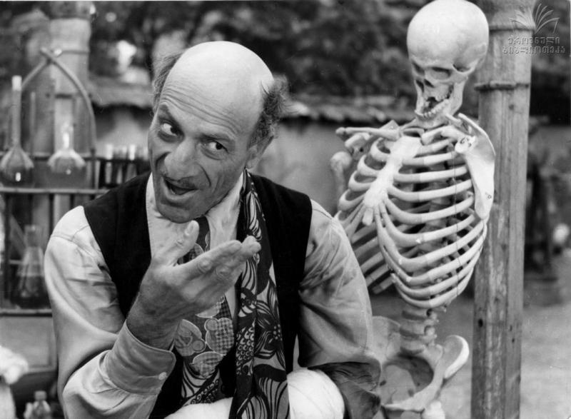 101 წლის ასაკში გარდაცვლილი „შერეკილების“ ცნობილი მსახიობის, აბრეკ ფხალაძის უცნობი ცხოვრება