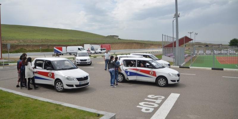 30 ნოემბრიდან მოქალაქეები მართვის მოწმობის გამოცდებზე გასვლას ვერ შეძლებენ - სერვისები, რომლებსაც მომსახურების სააგენტო დროებით აჩერებს