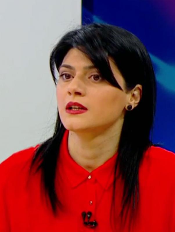 შევშფოთდეთ თუ არა, თუ ბიჭი "გოგოს სათამაშოებით" თამაშობს - ფსიქოლოგის რეკომენდაცია მშობლებს