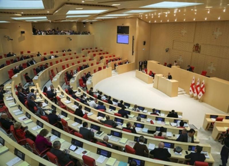 პარლამენტმა საგანგებო მდგომარეობის გამოცხადებასთან დაკავშირებული საკითხი დაამტკიცა