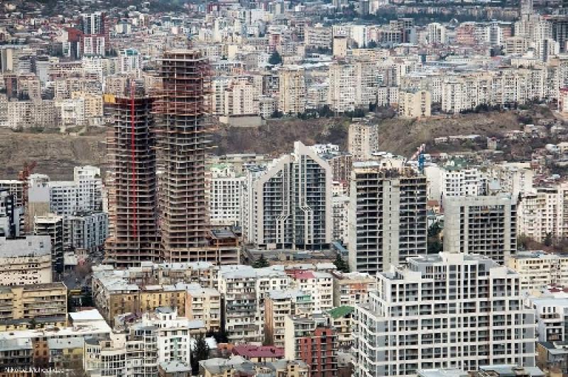 უჰაერო, "დაბეტონებული" ქალაქი - რა პრობლემები აწუხებთ ყველაზე მეტად თბილისელებს