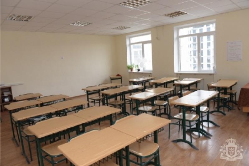 ქუთაისში პედაგოგი მოსწავლეების მიმართ არასათანადო მოპყრობის გამო, სკოლიდან გაათავისუფლეს 