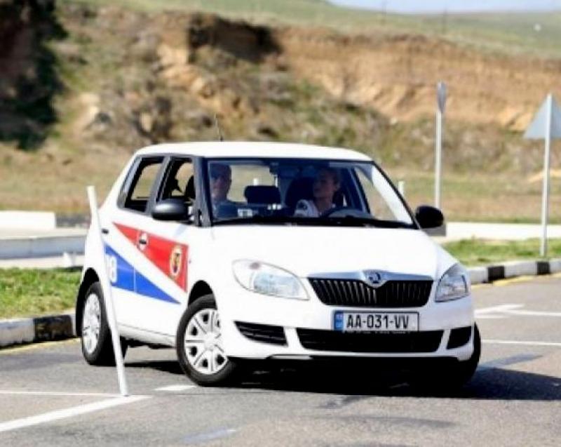 მართვის მოწმობის მისაღები თეორიული და პრაქტიკული გამოცდები დროებით უქმდება