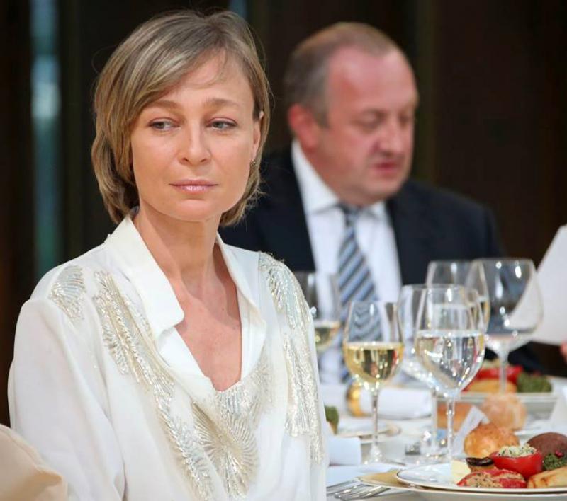 "რად უღირთ ხელისუფლებაში დარჩენა ასეთი ძალით... ყველამ ვიცით, რომ არჩევნები უმოწყალოდ გაყალბდა" - რას წერს საქართველოს ყოფილი პირველი ლედი