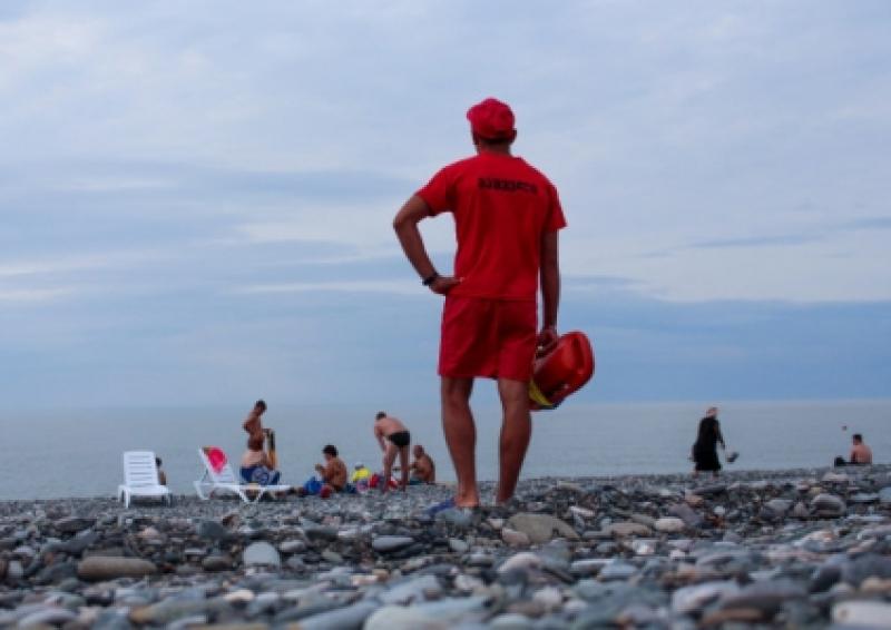 ბათუმში, ზღვაში 15 წლის ბიჭს ეძებენ