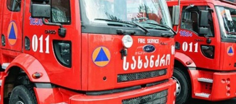 რუსთაველის გამზირზე მდებარე სასტუმროს ერთ-ერთ ნომერში ცეცხლი გაჩნდა