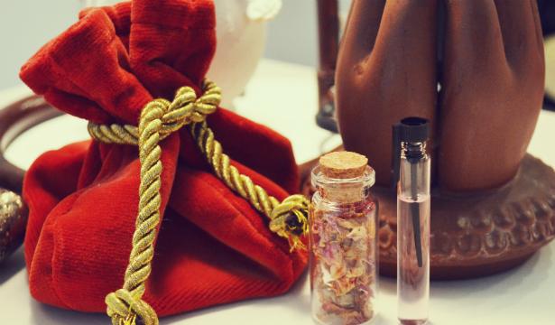 მარტივი ამულეტი სიყვარულის და ბედის მოსაზიდად