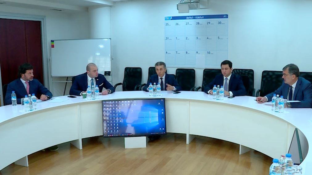 ივანიშვილი, ბახტაძე, კობახიძე და სხვები „ქართული ოცნების“ ოფისში - კადრები პოლიტსაბჭოს სხდომიდან