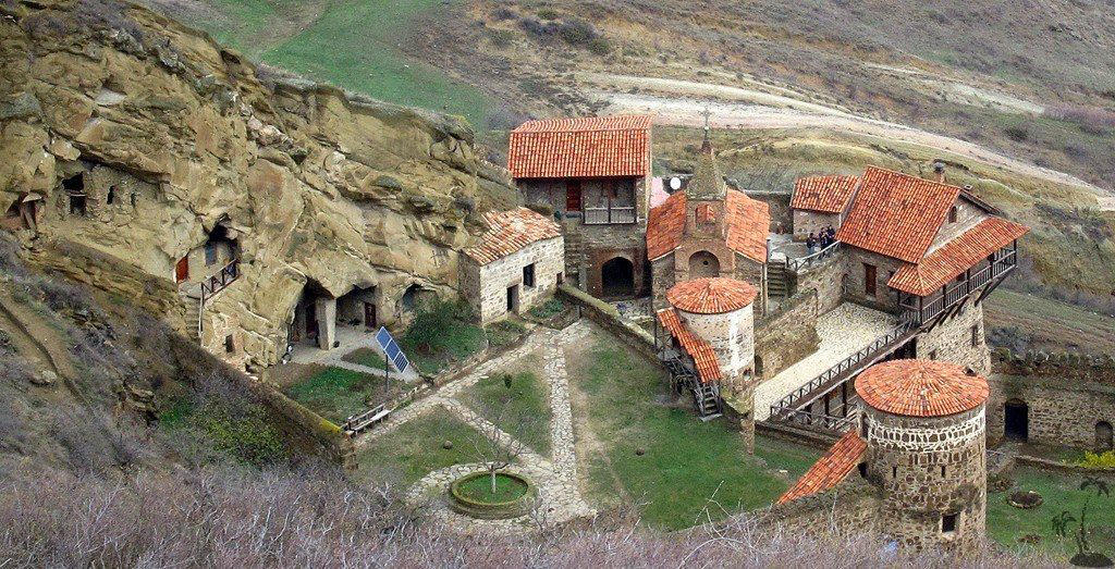 აზერბაიჯანელებმა უდაბნოს მონასტერი ჩაკეტეს და სასულიერო პირებს აღარ უშვებენ - არქიმანდრიტი კირიონი ფაქტს სალომე ზურაბიშვილის ვიზიტს უკავშირებს