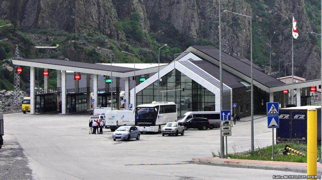 ლარსის სასაზღვრო პუნქტი მუშაობის გაძლიერებულ რეჟიმზე გადავიდა