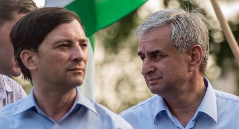 "ქუჩურმა გარჩევებმა მთელი ქვეყანა დაიპყრო... " -  რატომ გადადგა აფხაზეთის ე.წ. ვიცე-პრეზიდენტი და რა ფაქტებზე საუბრობენ აფხაზები