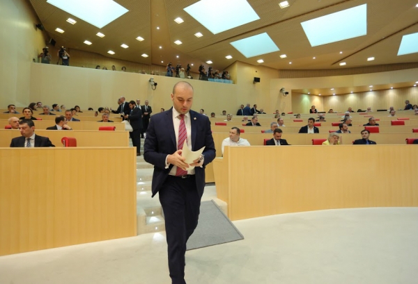 პრემიერი ფარმაცევტულ სექტორზე: "სასიცოცხლოდ მნიშვნელოვანია, იყოს დაბალი და მისაღები ფასები"