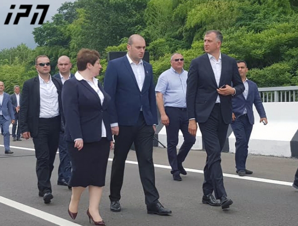 მამუკა ბახტაძე მთავრობაში სტრუქტურულ ცვლილებებს მთავრობის ხვალინდელ სხდომაზე წარადგენს