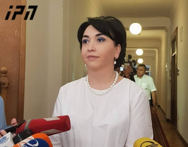 ეკა ბესელია იურიდიული კომიტეტის თავმჯდომარის თანამდებობიდან გადადგა