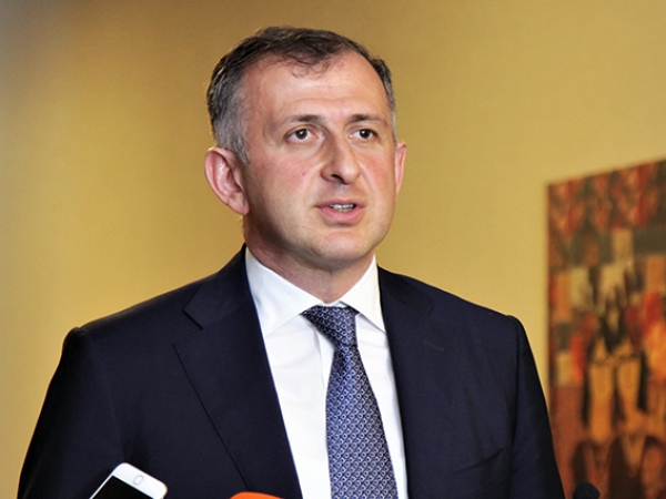 აჭარის მთავრობის თავმჯდომარე ზურაბ პატარაძე თანამდებობას ტოვებს